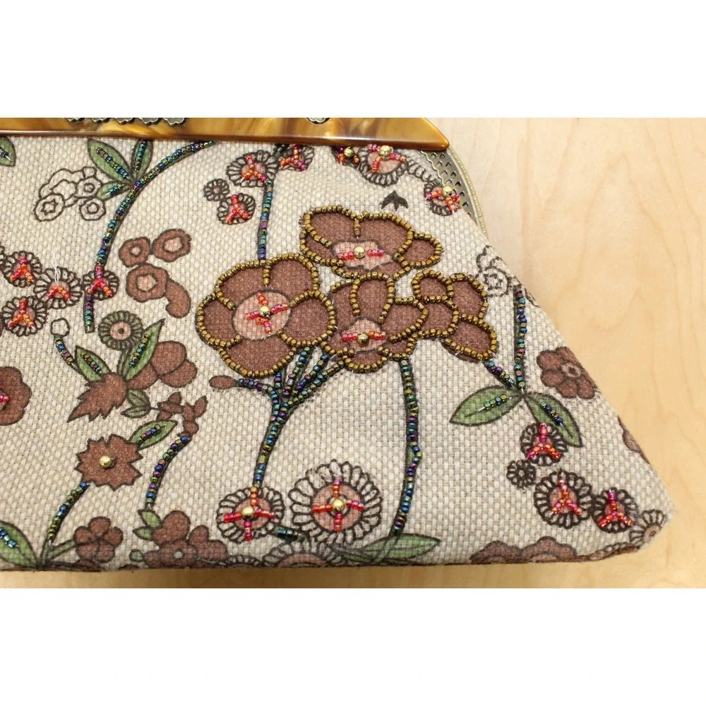 Vintage Tapestry Beaded Handbag Detachable Shoulder Strap Tortoise/Metal Closure
